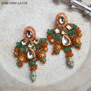 Pendientes de diseñador Kundan & Meenakari con aleación de piedra turquesa y joyería de zinc - Product Image 2