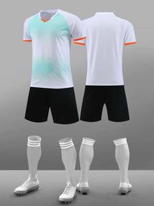 Camiseta deportiva transpirable de poliéster de alta calidad para hombre, conjunto de uniforme de fútbol Deportivo con sublimación personalizada y su nombre de marca - Product Image 5