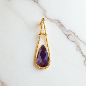 Poire Améthyste Gemstone Twisted Bezel Charm Pendant-Gros Plaqué Or DIY Charms Pendentif-10x16 MM Pear Stone - Product Image 1