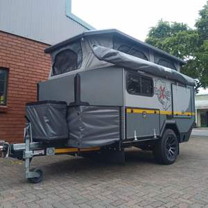 Caravane moderne légère de type teardrop pour camping-car, utilisation tout-terrain 4x4, capacité 2 personnes, cuisine en acier inoxydable, 1010 kg - Product Image 1