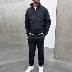 Survêtement deux pièces en nylon imprimé personnalisé pour hommes Ensemble veste-vent légère et jogger Outwear - Product Image 2