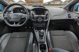 Ford Focus RS ปี 2016 สภาพดีเยี่ยม พร้อมส่ง - Product Image 2