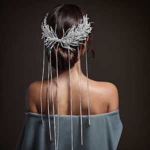 Diadema Bridella BHP639-S con Pedrería Plateada - Ajuste Cómodo y Seguro para Bodas y Eventos Formales - Product Image 3