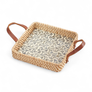 Plateau moderne en nacre naturelle avec rotin pour servir des collations et des boissons et pour la décoration de table à la maison - Product Image 2