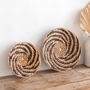 Tendance du moment : centre de table suspendu artisanal en jacinthe d'eau pour la décoration murale intérieure - Product Image 1