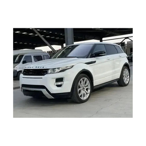 Range Rover Evoque con pantallas táctiles duales y reconocimiento de voz para un fácil control. - Product Image 2