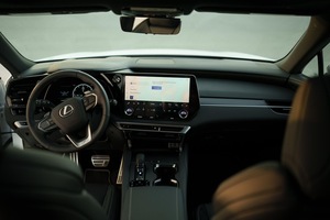 LEXUS RX 350 SPORT V8 4.5L Turbo 4x4 SUV 2026, Automático, Techo Solar, Asientos de Cuero Oscuro, 6 Plazas, 24000 km, 360 LED - Product Image 2