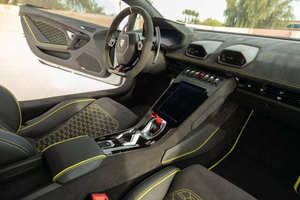 Auto Deportivo Exótico de Lujo 2025, Chasis Optimizado para Rendimiento, Iluminación LED, Asientos Deportivos, Tecnología Avanzada Suministrada por Japón, Rango NEDC 200-250kW - Product Image 4