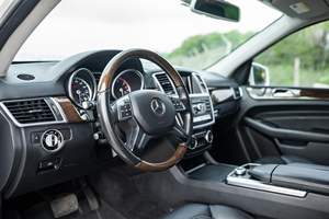 Mercedes-Benz ML350 d'occasion en excellent état, modèle 2014, sans accident, conduite à gauche/droite - Product Image 4