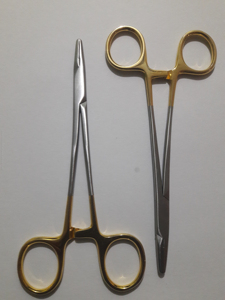 Porte-aiguille en acier inoxydable avec poignée en or Inserts en carbure de tungstène de qualité TC Forceps Prix bon marché Personnalisation OEM - Product Image 4