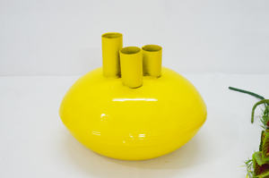 Vase de luxe de haute qualité à 3 trous, revêtement en poudre jaune, vente chaude, vase simple de style designer pour la maison de luxe - Product Image 6
