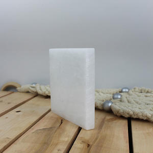 Placa de Piedra Caliza de Selenita Pulida con Diseño de Amor - Product Image 2