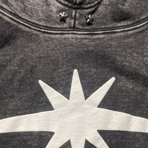 Sudadera con Capucha de Gran Venta, Personalizada, con Efecto Desgastado Ácido, Oversize, 100% Algodón, Estilo Vintage, con Logotipo Bordado, Talla Regular, con Pedrería - Product Image 6