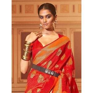 Sari de Seda Rojo Fascinante con Blusa para Vestimenta de Boda - Product Image 3