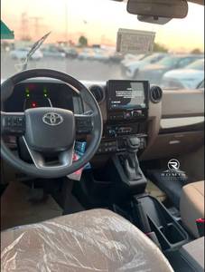 Toyota Land Cruiser 70 LC76 VXR 4.0L Usato 2026 |   Pronto per l'esportazione - Product Image 2