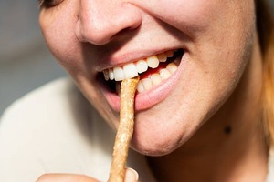 Palos de cepillo de dientes Miswak orgánicos certificados-Alternativa sin químicos a los cepillos de dientes de plástico Herramienta dental vegana y cero residuos - Product Image 3