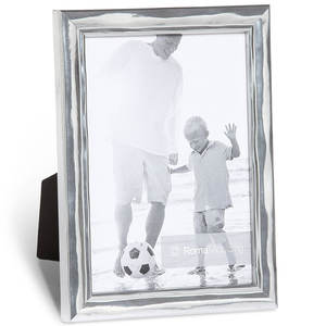 Marco de fotos de metal martillado chapado en oro - Product Image 6