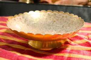 Bol ou support en or de designer royal pour bonbons, noix, bijoux ou bibelots, organisateur de table, élégant pour l'intérieur et les cadeaux - Product Image 5