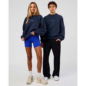 Pull à col rond Axis Boxy - Bleu marine futuriste, style automne - Product Image 1