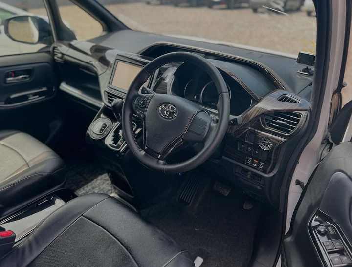 Used 2015 Toyota Voxy Automatic Drive Full Option