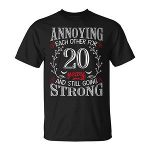 Camiseta para el 20.º aniversario de boda: Irritándose el uno con el otro durante 20 años - Camiseta promocional - Product Image 1