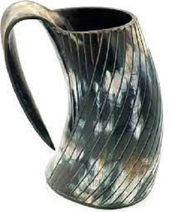 Nouveau design de tasse en corne naturelle faite à la main personnalisation Viking chope à corne authentique d'inspiration médiévale chope à bière - Product Image 1