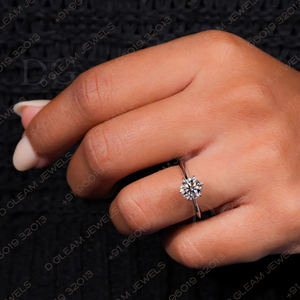 Bague de fiançailles en or jaune certifiée 1,00 CT-2,00 CT avec moissanite solitaire, taille brillante, sertie à griffes, bord de couteau, pour fête - Product Image 5