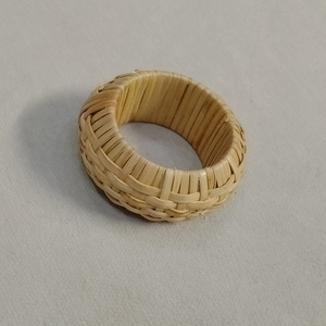 Ensemble de ronds à serviette en résine multicolore de la meilleure conception Vaisselle multiforme pour la maison et le restaurant Cuisine Nouveau style de vaisselle - Product Image 4