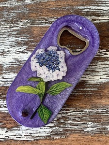 Ouvre-bouteille en résine élégante de qualité supérieure avec un look artistique parfait pour les cadeaux lors des anniversaires de festivals et des fêtes spéciales à la maison - Product Image 3