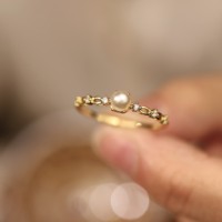 Bague en perle sculptée style Opéra de Paris pour femme, perle et cuivre plaqué or, tendance, griffe simple, élégante, ouverte, en stock