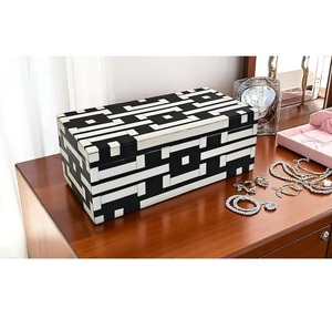 Caja de pañuelos de resina artesanal más demandada para aniversarios de cumpleaños y bodas disponible a precio de fábrica - Product Image 1