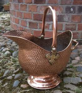 Antique Finished Copper <b>Coal</b> Bucket with a Classic & Sturdy Design & Ideal for Adding Rustic Charm to a Fireplace - Product Image 2