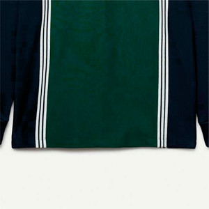 Polo à manches longues en coton avec panneau contrasté sportif personnalisé, fermeture éclair mi-longue, design à rayures athlétiques et tissu doux et confortable - Product Image 5