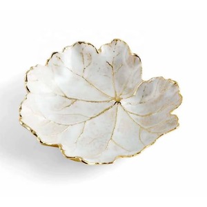 Vente à chaud de plat de service en métal au design de feuille de chêne bol en aluminium pour salade de noix et cuisine disponible au prix de gros - Product Image 3