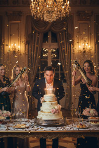 Novedad: Cañón de Confeti Dorado Metálico, ideal para bodas, cumpleaños, Año Nuevo, Navidad y fiestas. Venta al por mayor, España. - Product Image 6