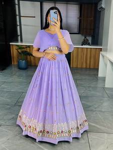 Nouvelle collection spéciale Navratri Lehnga Choli de qualité supérieure avec un vrai miroir pour les femmes au meilleur prix - Product Image 4