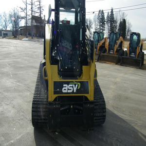 ปั๊มไฮดรอลิก RT135F POSI-TRACK รถตักขนาดเล็ก ASV RT135F โหลดได้9ตันเครื่องยนต์ Perkins - Product Image 1