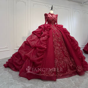 Vestido de Noche Largo Hasta el Suelo con Cuello Alto Moderno, Color Borgoña, con Volantes, Encaje Bordado, Apliques de Cristal y Flores, Modelo XS261 - Product Image 2