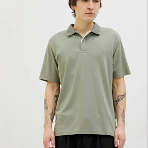 T-shirt à la mode pour hommes Fournisseur de mode Vêtements streetwear personnalisés pour salon Tenue quotidienne décontractée et livraison en gros - Product Image 1