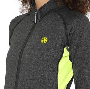 Chándal ligero con capucha para mujer de tendencia superior con logotipo personalizado transpirable disponible en diferentes tamaños y colores para el invierno - Product Image 5