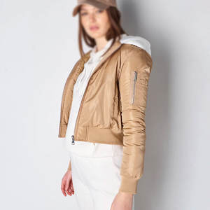 Chaleco Acolchado Sin Mangas Unisex Personalizado de Marca, Chaqueta con Cremallera Transpirable de Alta Calidad, Modelo 2025 para Mujer, Hecho en Pakistán - Product Image 2