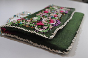 Pochette à broderie faite à la main pour femmes ethnique Tradebyd Patchwork sac à main avec fermeture à glissière caractéristique douce - Product Image 4