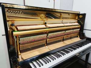 Piano Vertical Yamaha U3A Usado, Calidad Japonesa, Rendimiento Profesional, Listo para el Escenario, Sonido Claro y Potente - Product Image 6