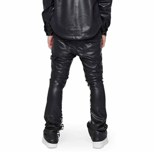 Pantalones de piel sintética para hombre ajustados brillantes con bordado de entrepierna personalizado OEM pantalones acampanados apilados de cuero para hombre Pantalones de cuero personalizados para hombre - Product Image 3