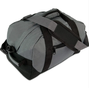 Sac de sport en cuir véritable avec logo personnalisé Sac de voyage en cuir de haute qualité pour le sport en plein air et la salle de sport - Product Image 2