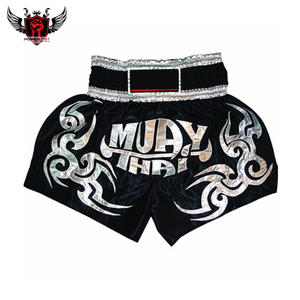 Derniers shorts de combat Muay Thai personnalisés pour hommes, vêtements d'arts martiaux de boxe imprimés sublimés au style unique - Product Image 3