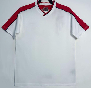 เสื้อฟุตบอลคอวีย้อนยุคคุณภาพสูงเสื้อโปโลแนวสตรีทแต่งได้เสื้อกีฬาแบบเก่าพร้อมเทคนิคการตัดแบบอัตโนมัติ - Product Image 1