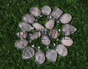 Vente en gros de pendentifs fins ethniques en argent sterling 925 faits à la main en quartz rose naturel pour les mariages, les anniversaires et les fêtes - Product Image 4