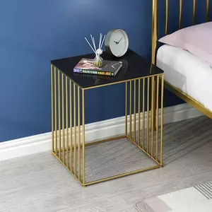 Mesa lateral de hierro de diseño de lujo, marco de acabado dorado con mesa lateral superior de mármol Muebles para el hogar, gran oferta - Product Image 1