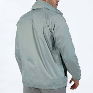 Veste coupe-vent imperméable respirante à logo personnalisé pour l'hiver pour hommes et femmes à capuche zippée en polyester écologique - Product Image 3